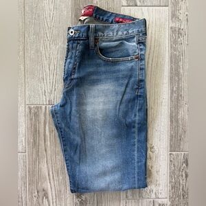 Men’s Lucky brand Blue Denim Jeans 221 original straight - size 33x32